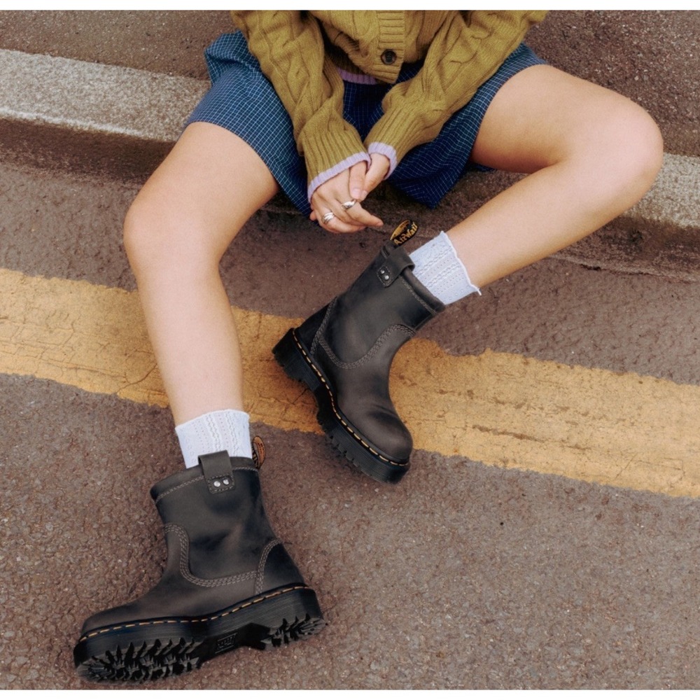 Dr. Martens Anistone Women's Ankle Boots Pull On Charcoal Gray Waxy Size US 6